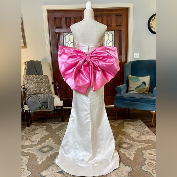 Sz 6 Sherri Hill Gown - Picture 3 of 4